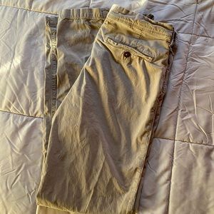American eagle men’s khaki pants. 32x34